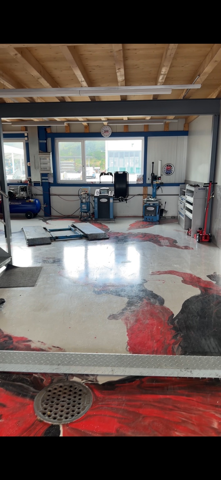 Moderne Werkstatt von Vebi Garage AG